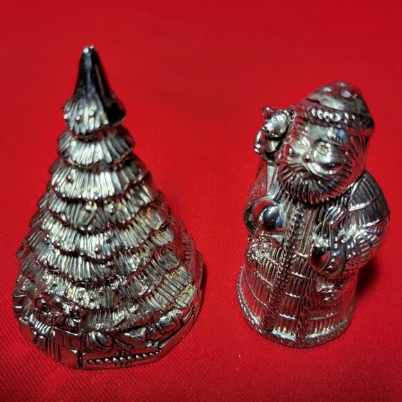 Vintage Silver Santa Claus Christmas Tree Salt and Pepper Shakers - Picture 4 of 12